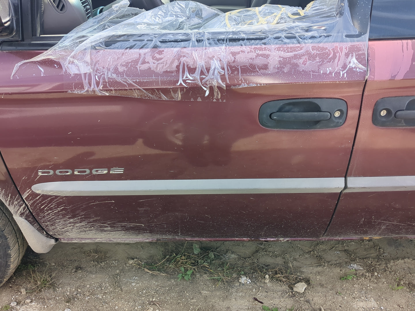 2001-2003 Dodge Caravan Driver Front Door Oem - Oemusedautoparts1.com