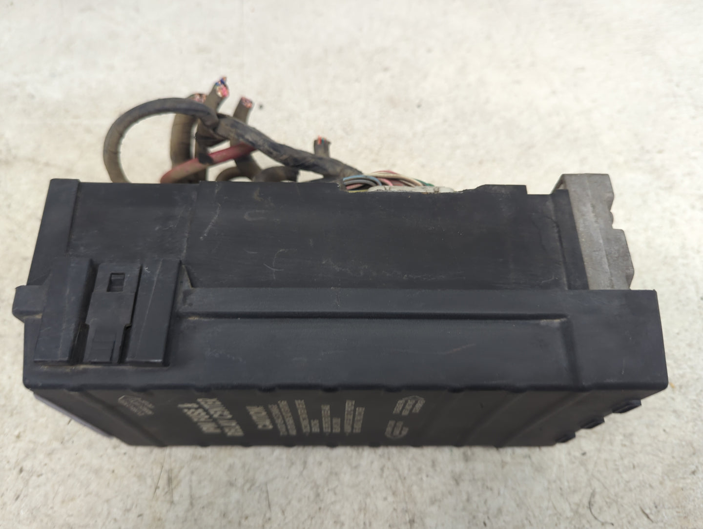 2001-2002 Dodge Caravan Fusebox Fuse Box Panel Relay Module P/N:04869208AI 04869208AK Fits Fits 2001 2002 2003 OEM Used Auto