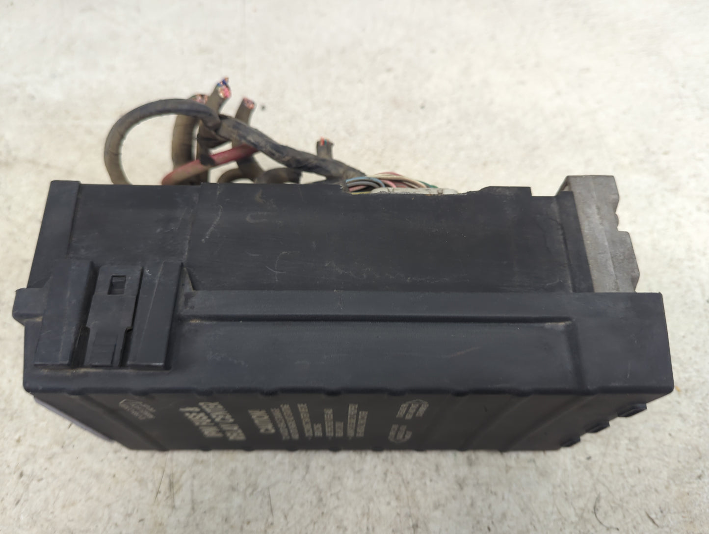 2001-2002 Dodge Caravan Fusebox Fuse Box Panel Relay Module P/N:04869208AI 04869208AK Fits Fits 2001 2002 2003 OEM Used Auto