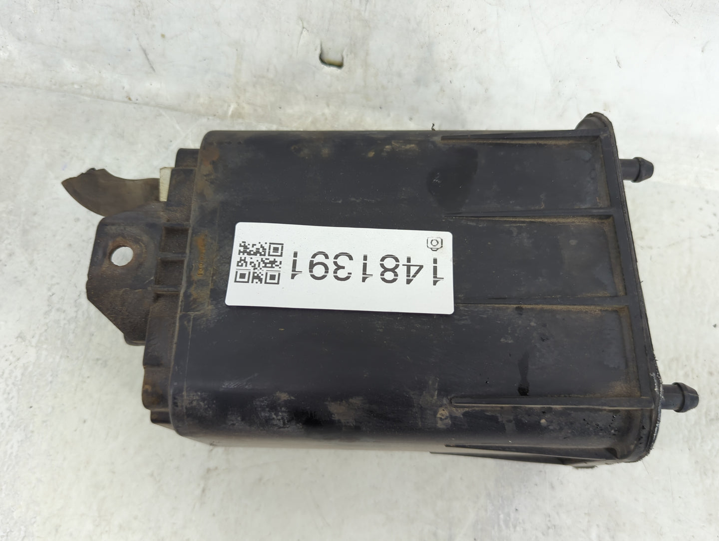 2001 Dodge Caravan Fuel Vapor Charcoal Canister 1481391 - Oemusedautoparts1.com