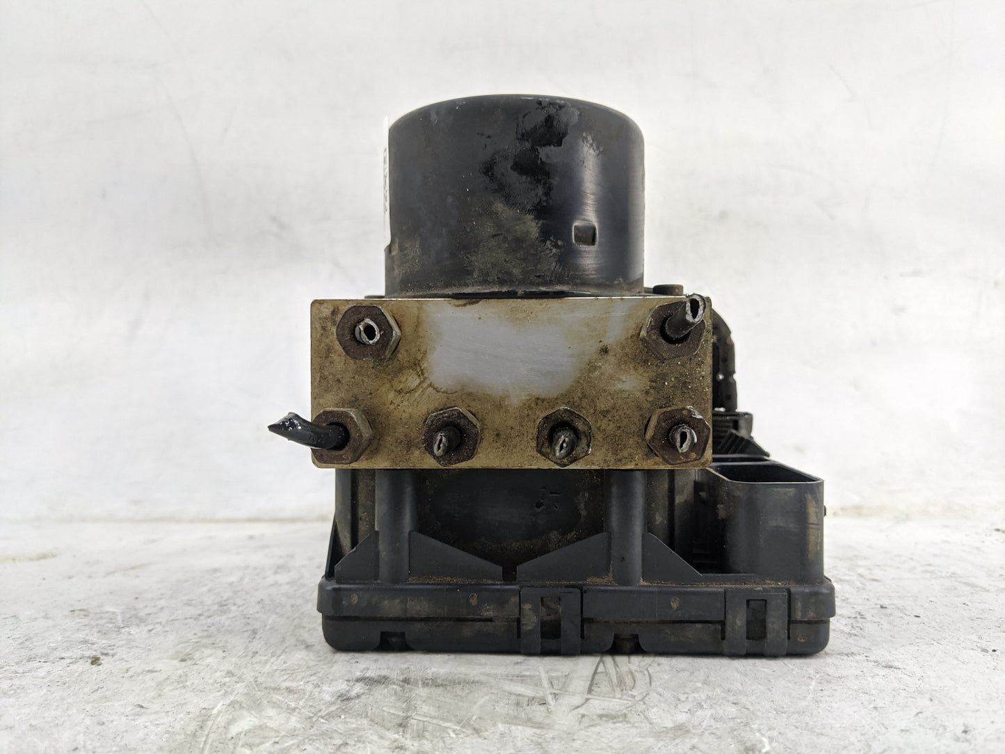 2001 Dodge Caravan ABS Pump Control Module Replacement P/N:04686702AA 25.0946-0197.3, 346121 Fits OEM Used Auto Parts - Oemu