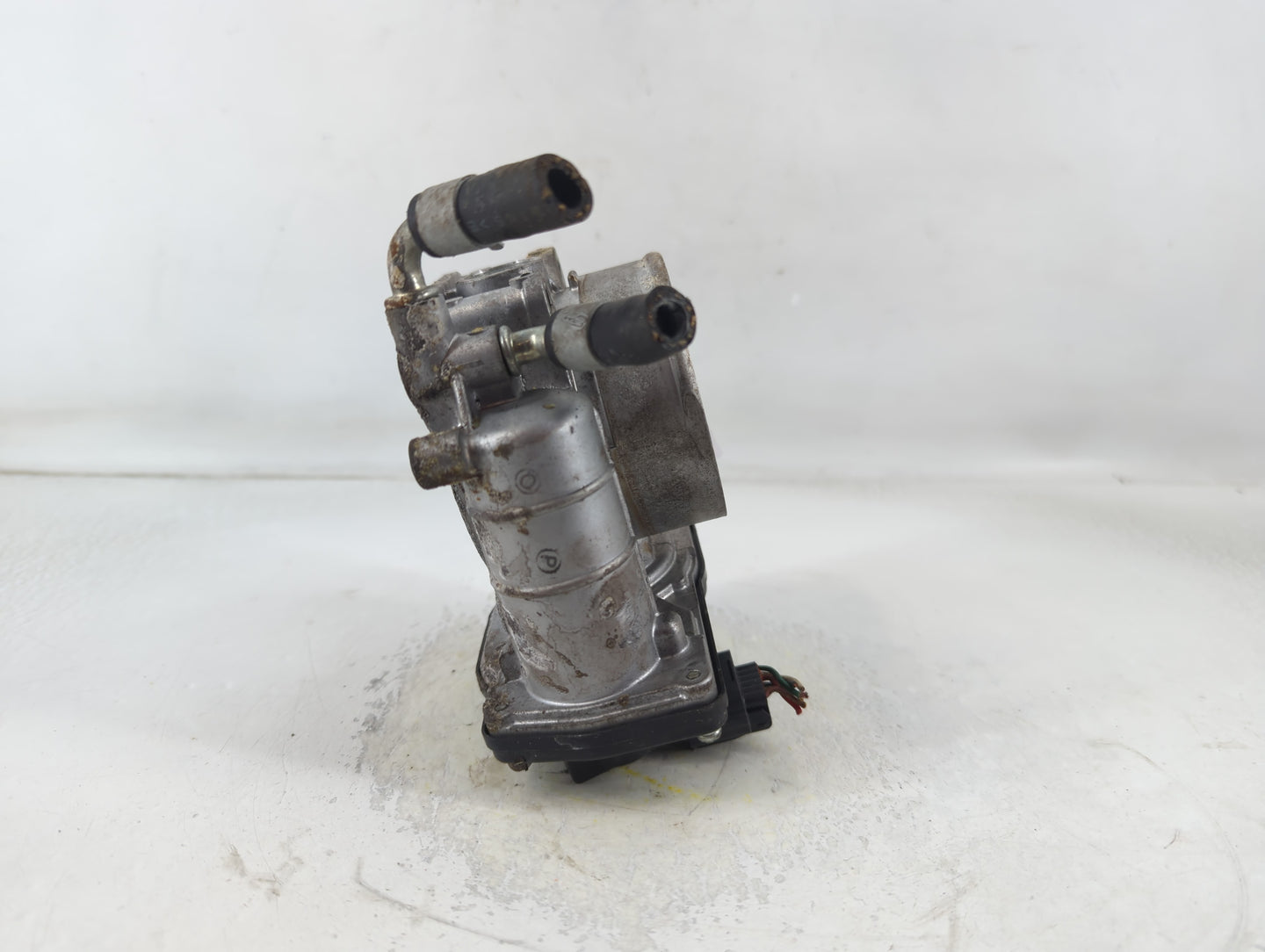 2001 Dodge Caravan Throttle Body P/N:K2110 526-01 Fits Fits 2002 OEM Used Auto Parts - Oemusedautoparts1.com