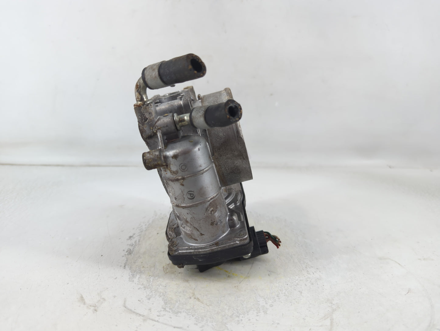 2001 Dodge Caravan Throttle Body P/N:K2110 526-01 Fits Fits 2002 OEM Used Auto Parts - Oemusedautoparts1.com
