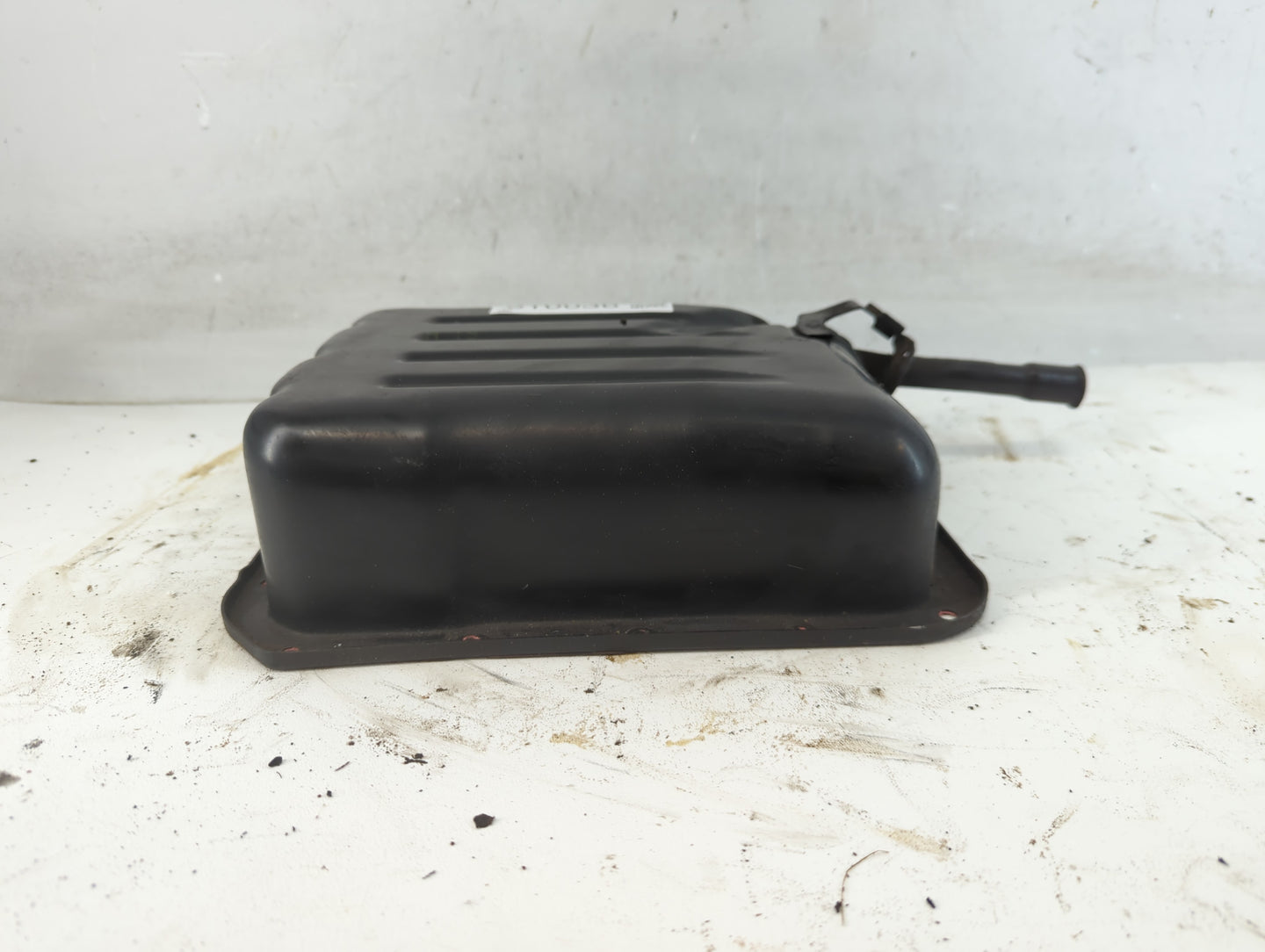 1994-2002 Dodge Caravan Engine Oil Pan Fits Fits 1994 1995 1996 1997 1998 1999 2000 2001 2002 OEM Used Auto Parts - Oemuseda