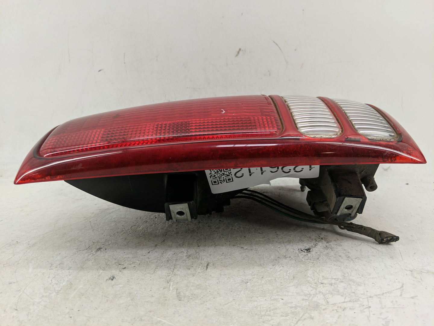 1997-2004 Dodge Dakota Tail Light Assembly Driver Left OEM P/N:55055112 Fits Fits 1997 1998 1999 2000 2001 2002 2003 2004 OE