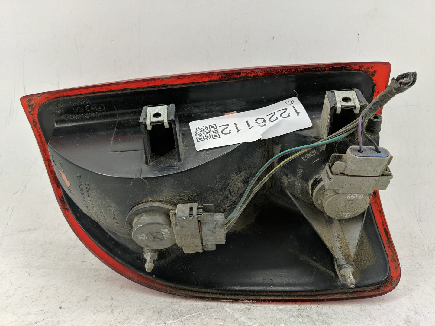 1997-2004 Dodge Dakota Tail Light Assembly Driver Left OEM P/N:55055112 Fits Fits 1997 1998 1999 2000 2001 2002 2003 2004 OE