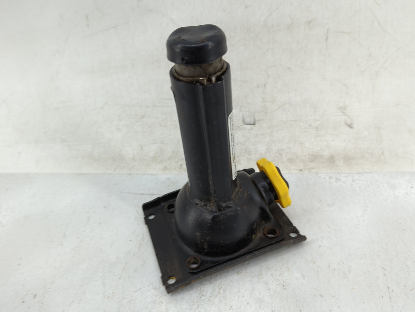 2001 Dodge Dakota Spare Scissor Car Jack 1411115 - Oemusedautoparts1.com