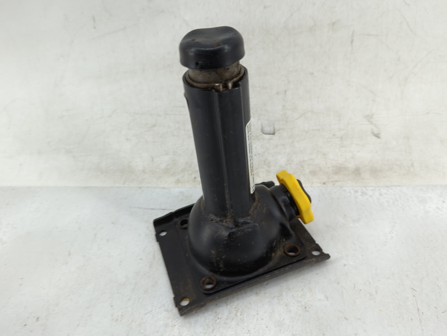 2001 Dodge Dakota Spare Scissor Car Jack 1411115 - Oemusedautoparts1.com