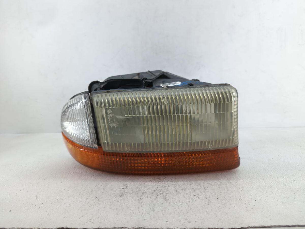 2001 Dodge Dakota Tail Light Assembly Passenger Right OEM P/N:55055110AG 23405237 Fits Fits 2014 2015 2016 2017 2018 2019 20