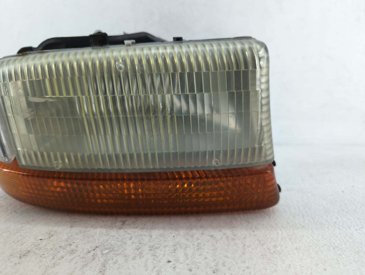 2001 Dodge Dakota Tail Light Assembly Passenger Right OEM P/N:55055110AG 23405237 Fits Fits 2014 2015 2016 2017 2018 2019 20