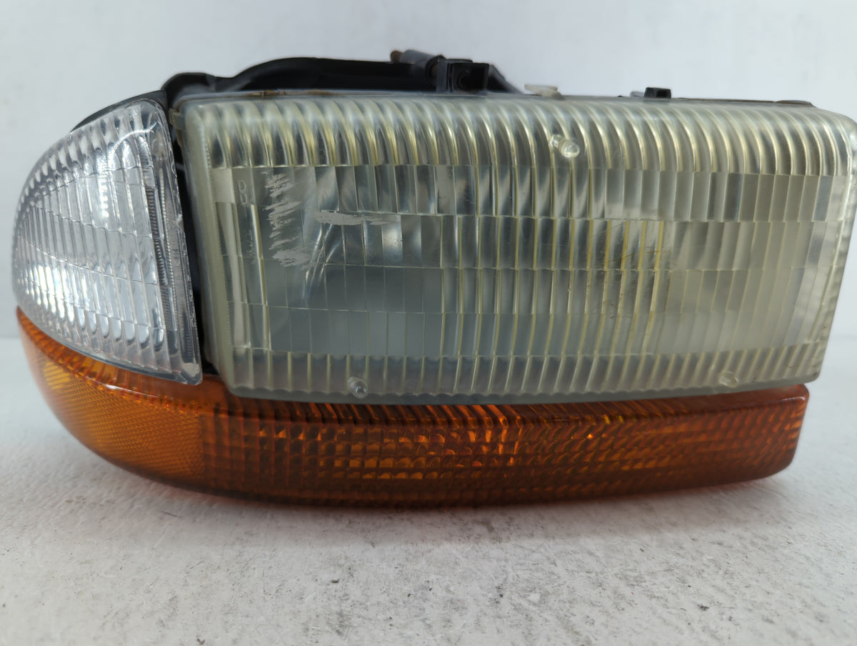 2001 Dodge Dakota Tail Light Assembly Passenger Right OEM P/N:55055110AG 23405237 Fits Fits 2014 2015 2016 2017 2018 2019 20