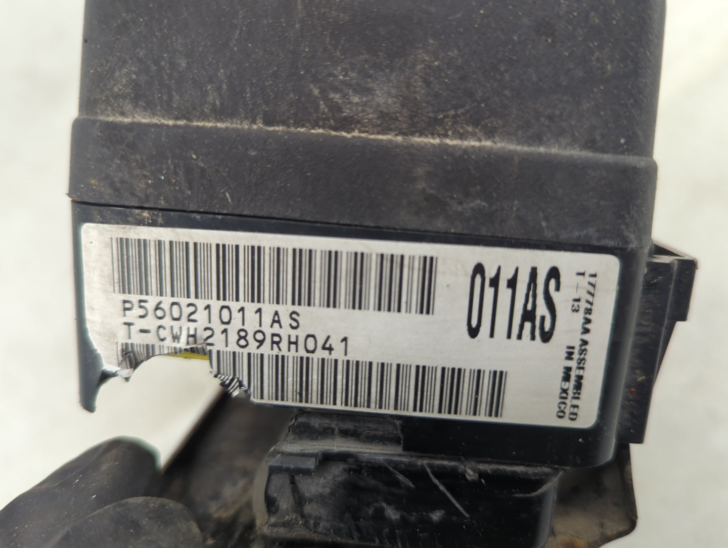 2001 Dodge Dodge 1500 Van Fusebox Fuse Box Panel Relay Module P/N:P56021011AS Fits Fits 2000 2002 2003 OEM Used Auto Parts -