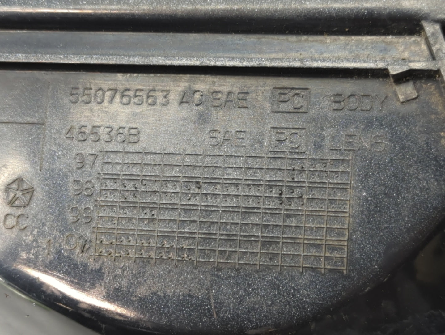 Dodge Dodge 1500 Van Driver Left Oem Head Light Headlight Lamp - Oemusedautoparts1.com