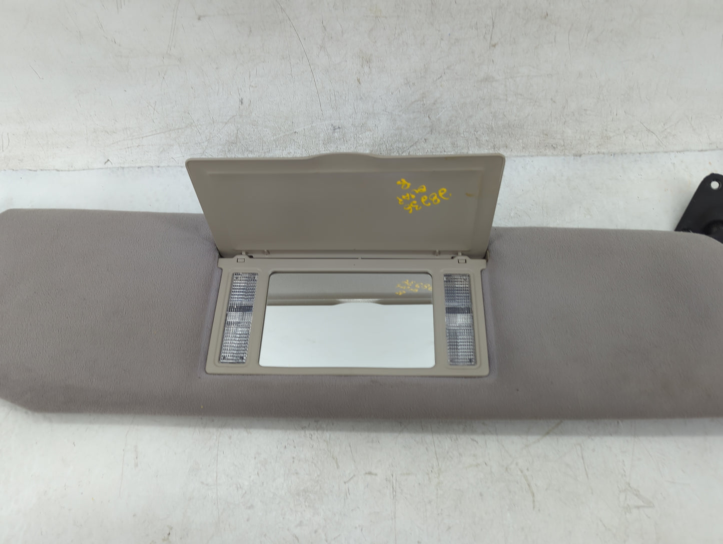 2001 Dodge Dodge 1500 Van Sun Visor Shade Replacement Passenger Right Mirror Fits OEM Used Auto Parts - Oemusedautoparts1.co