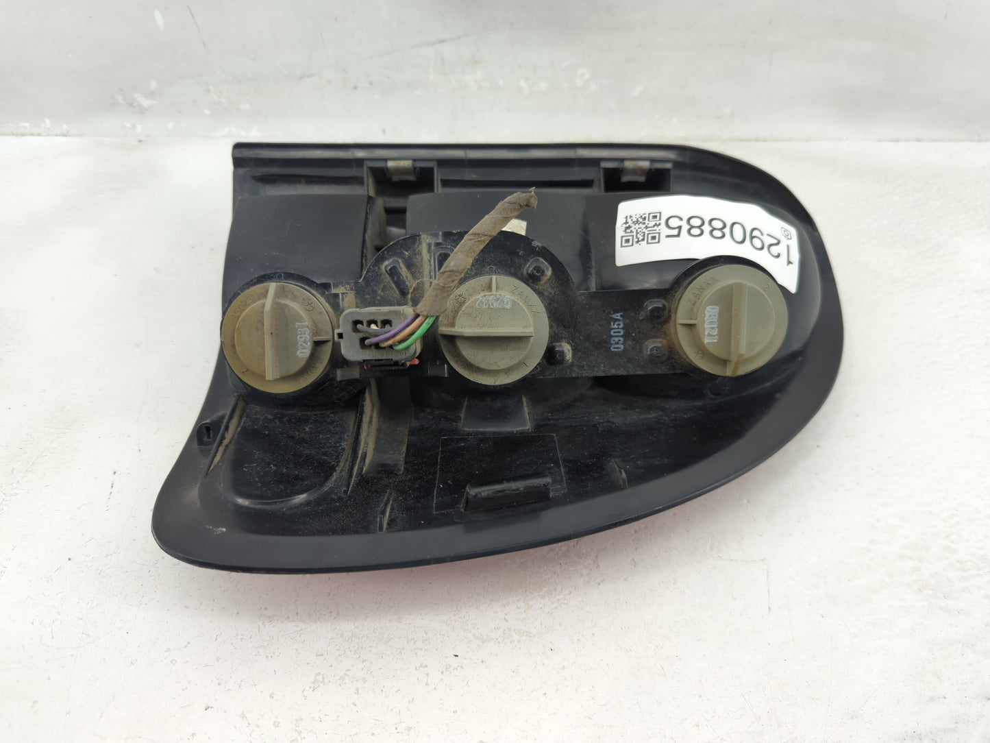 1998-2003 Dodge Durango Tail Light Assembly Driver Left OEM P/N:4576363 Fits Fits 1996 1997 1998 1999 2000 2001 2002 2003 OE