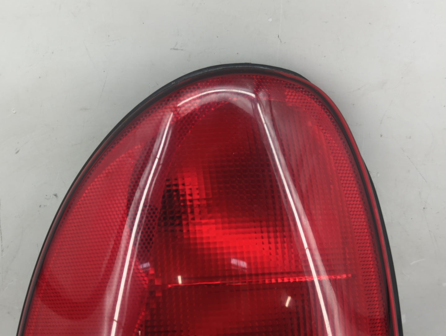 1998-2003 Dodge Durango Tail Light Assembly Driver Left OEM P/N:4576363 Fits Fits 1996 1997 1998 1999 2000 2001 2002 2003 OE