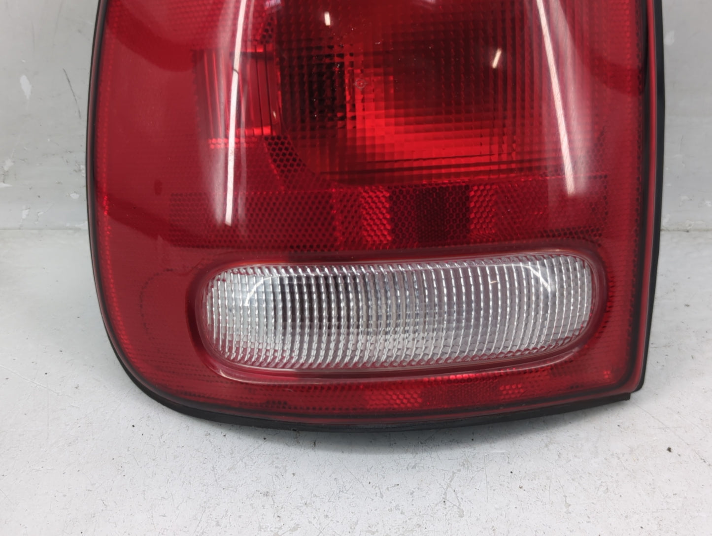1998-2003 Dodge Durango Tail Light Assembly Driver Left OEM P/N:4576363 Fits Fits 1996 1997 1998 1999 2000 2001 2002 2003 OE