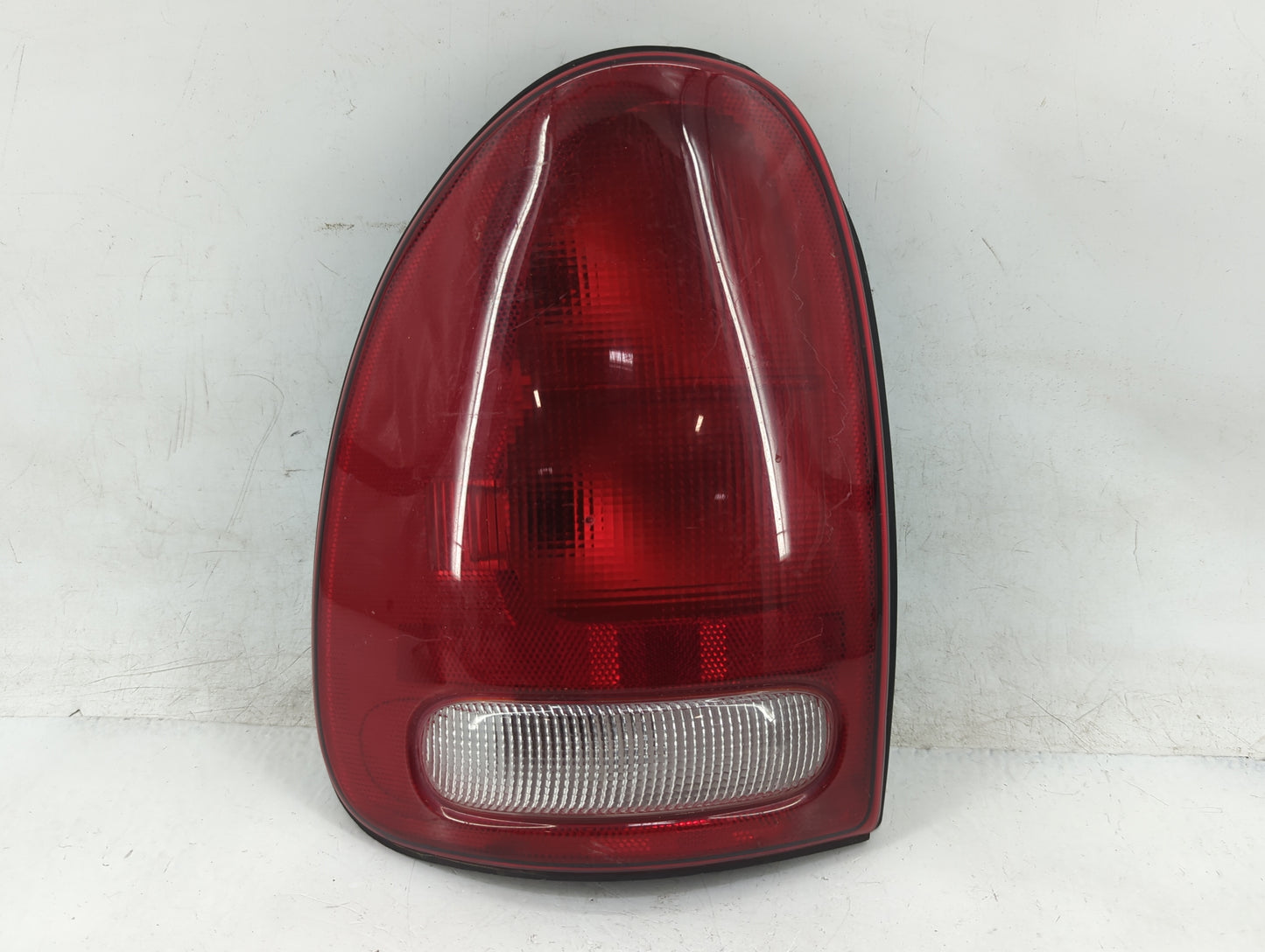 1998-2003 Dodge Durango Tail Light Assembly Passenger Right OEM P/N:4576363 Fits Fits 1996 1997 1998 1999 2000 2001 2002 200