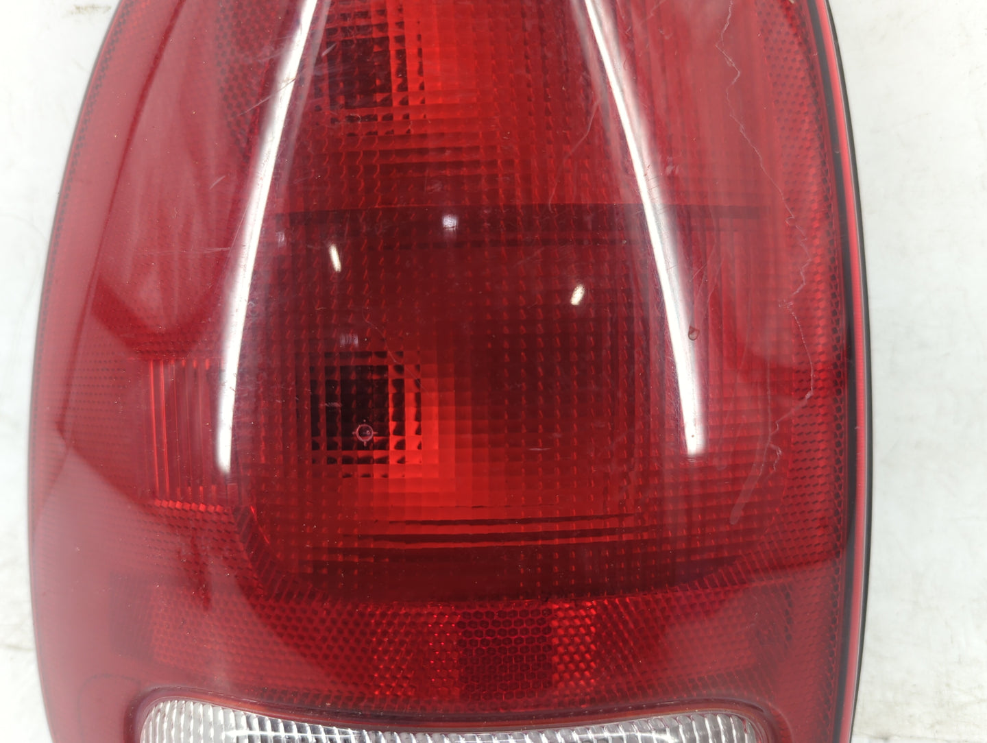 1998-2003 Dodge Durango Tail Light Assembly Passenger Right OEM P/N:4576363 Fits Fits 1996 1997 1998 1999 2000 2001 2002 200