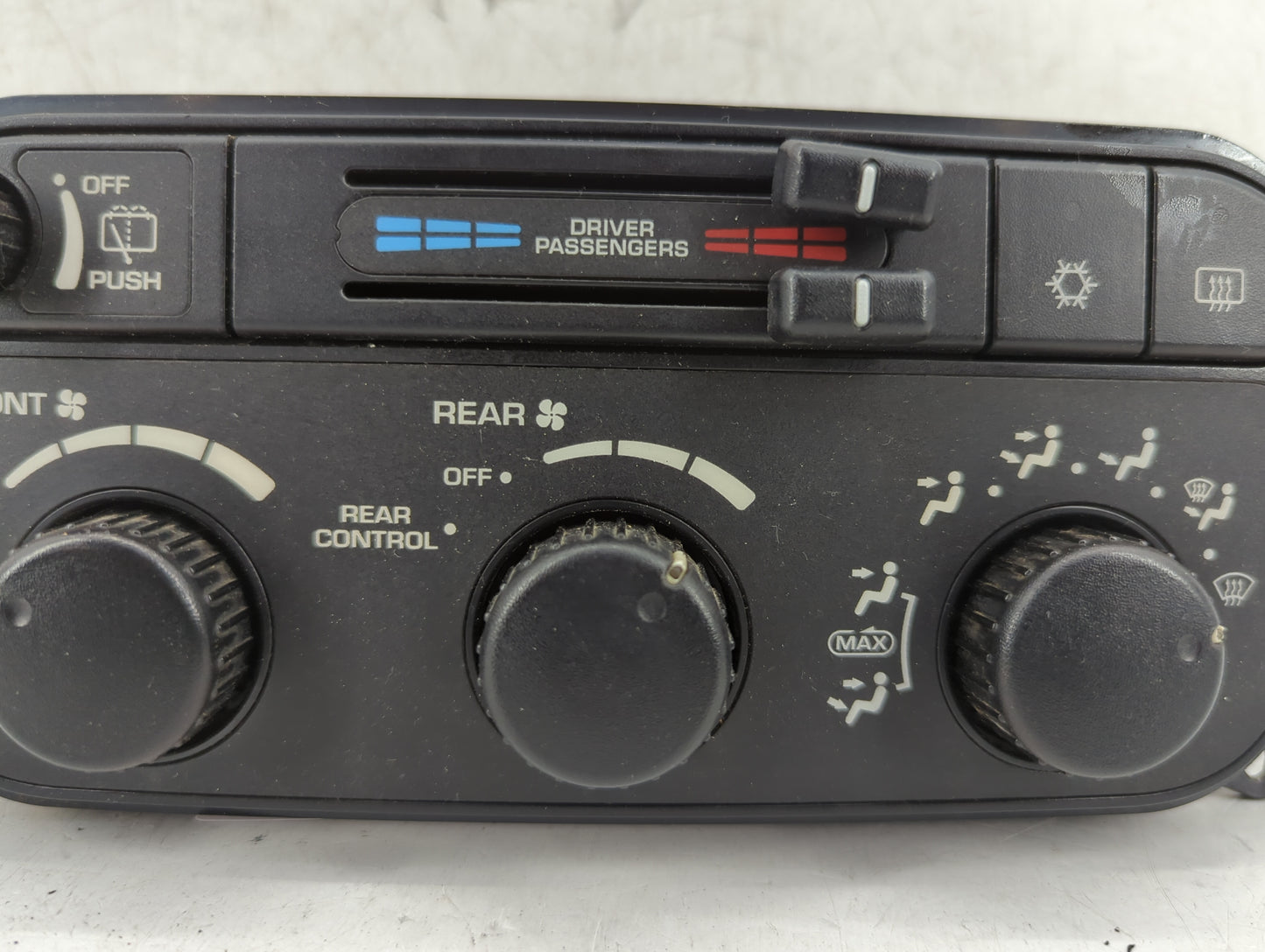 2002-2003 Dodge Durango Climate Control Module Temperature AC/Heater Replacement P/N:P55055904AD Fits Fits 2002 2003 OEM Use