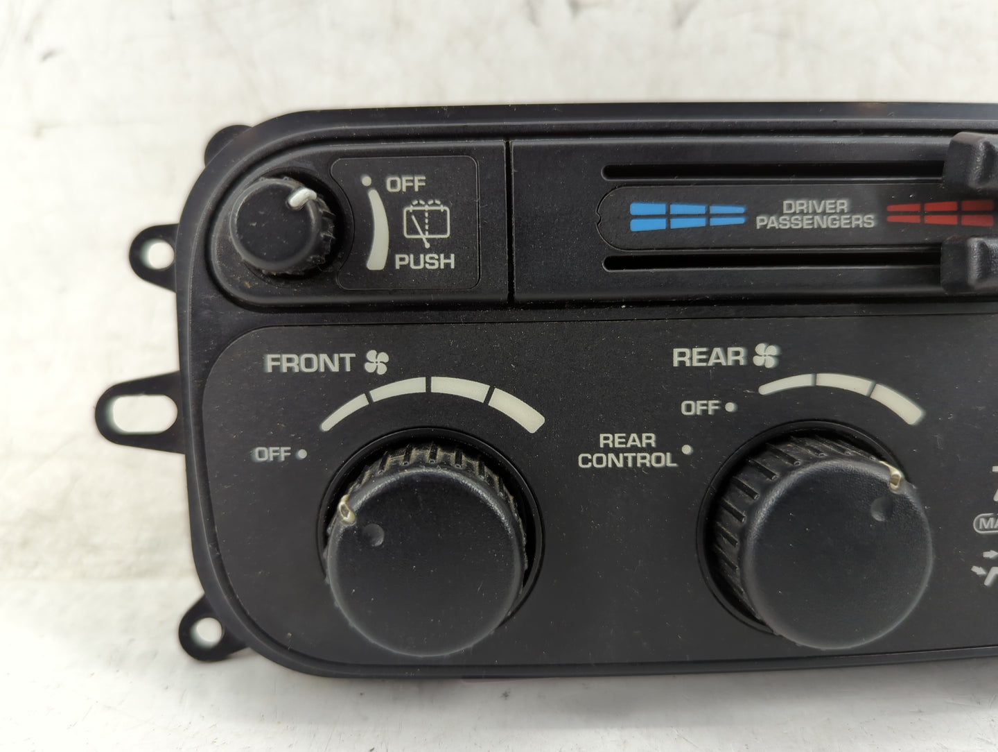 2002-2003 Dodge Durango Climate Control Module Temperature AC/Heater Replacement P/N:P55055904AD Fits Fits 2002 2003 OEM Use