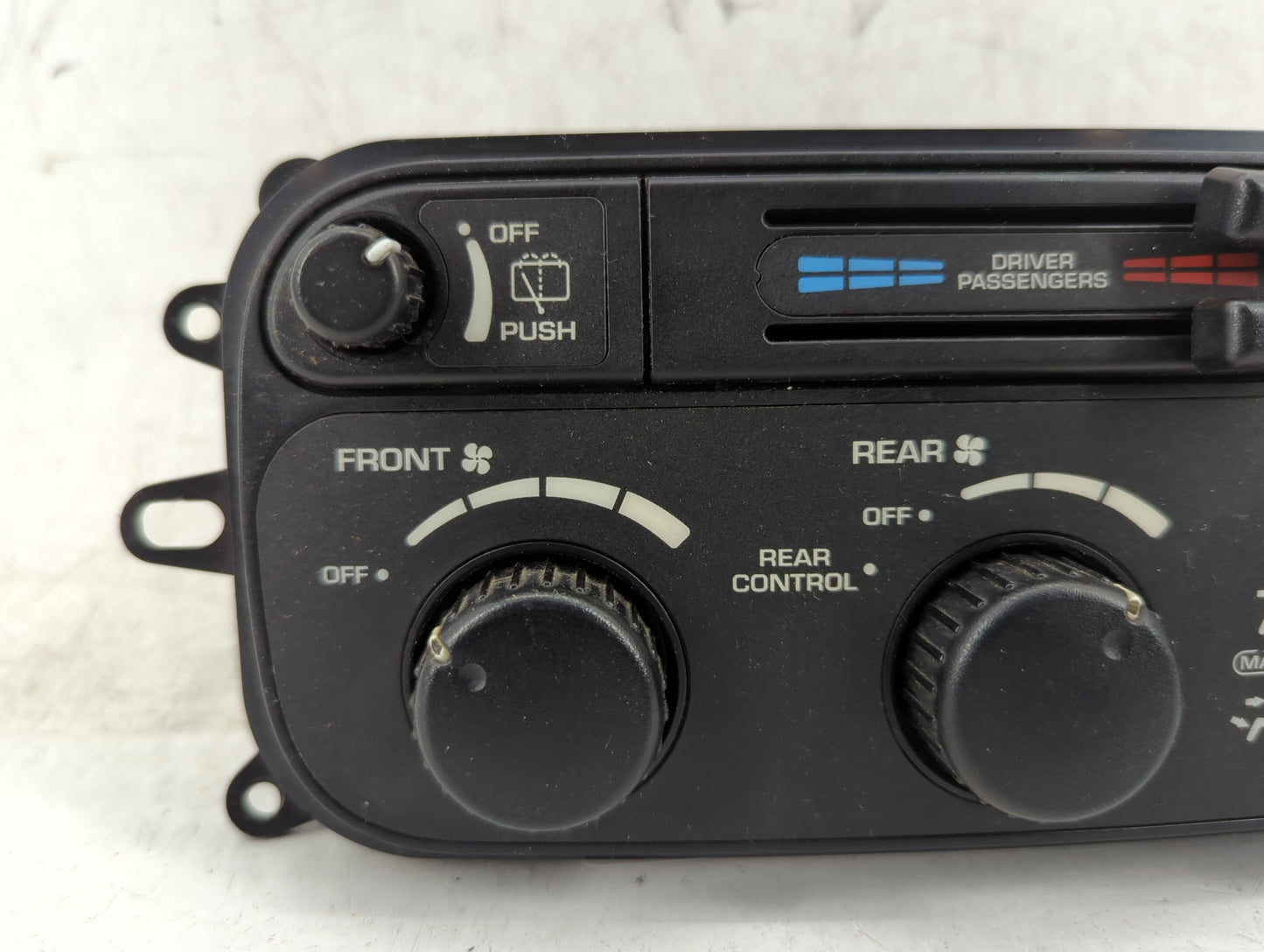 2002-2003 Dodge Durango Climate Control Module Temperature AC/Heater Replacement P/N:P55055904AD Fits Fits 2002 2003 OEM Use