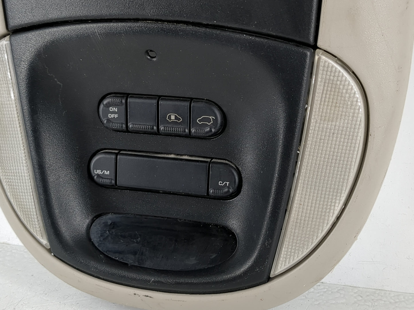Dodge Grand Caravan Overhead Roof Console Interior Dome Light - Oemusedautoparts1.com