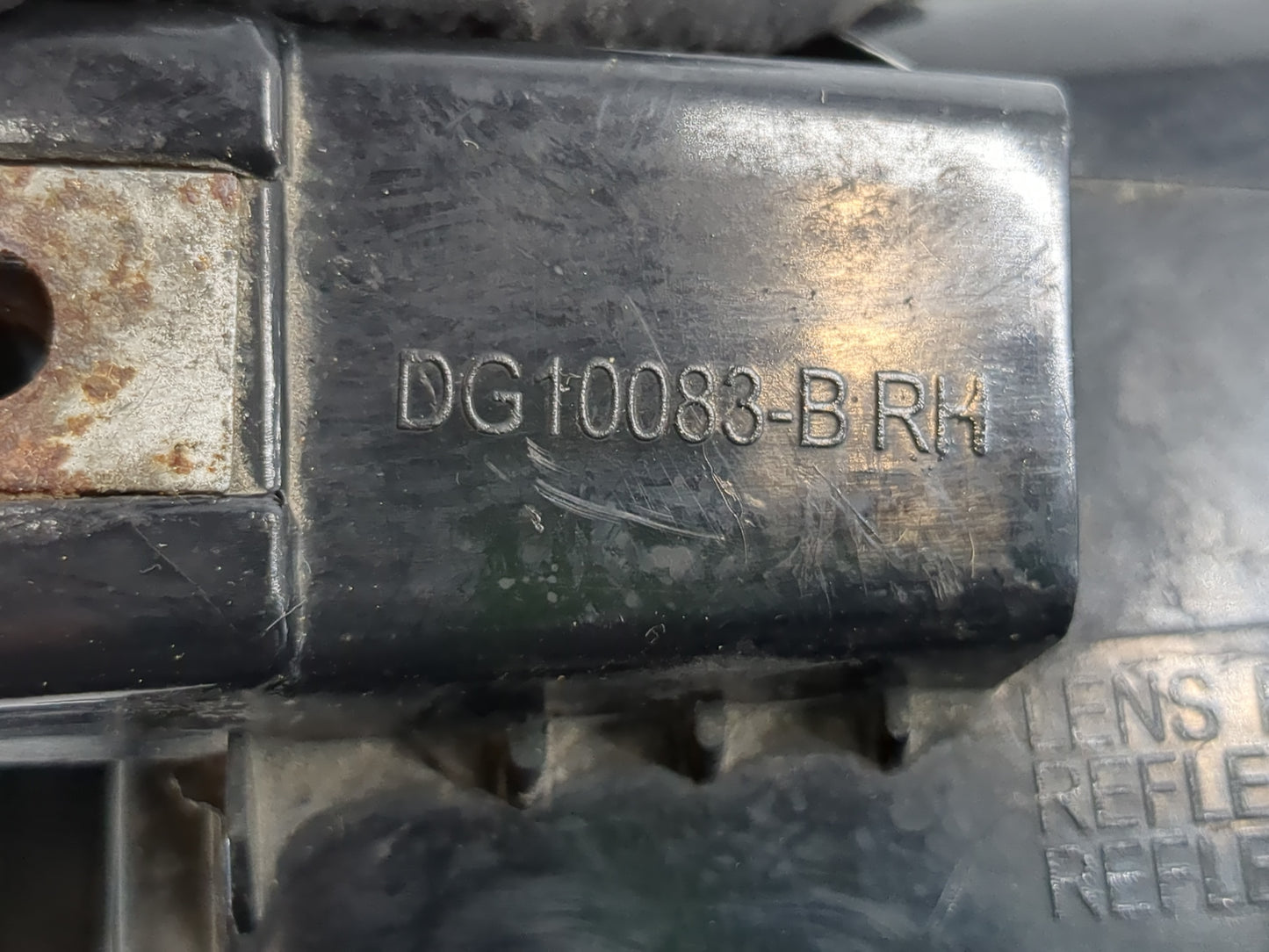 Dodge Grand Caravan Passenger Right Oem Head Light Headlight Lamp - Oemusedautoparts1.com