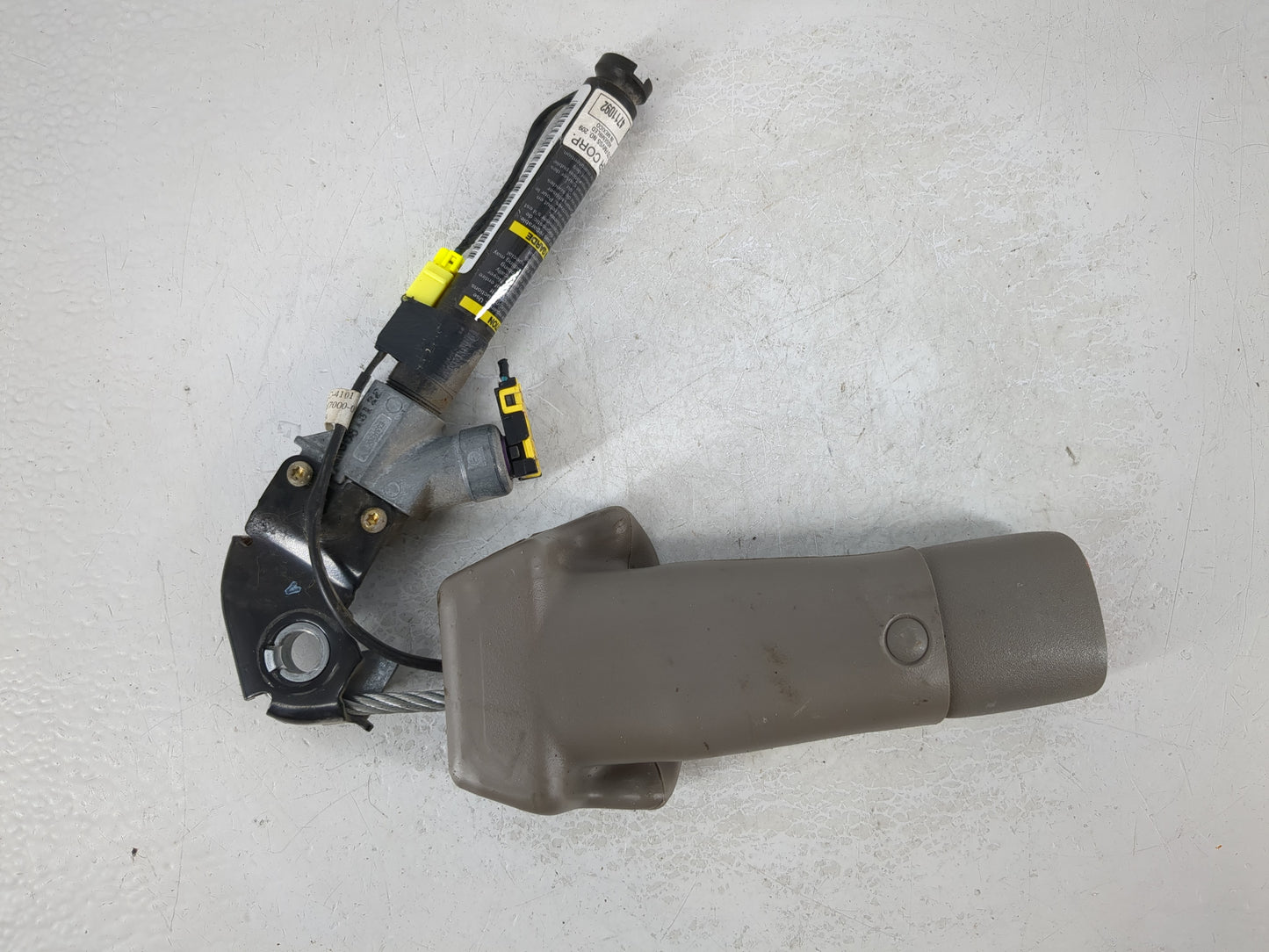 Dodge Grand Caravan Passenger Front Seatbelt Buckle - Oemusedautoparts1.com