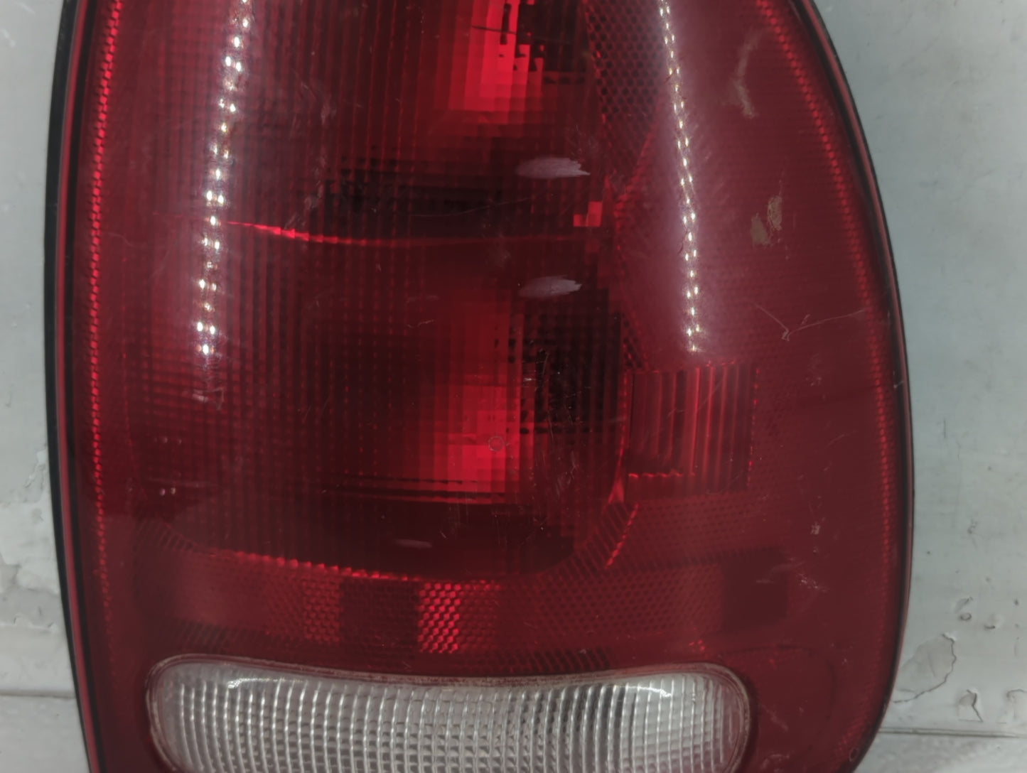 2000-2002 Dodge Neon Tail Light Assembly Passenger Right OEM P/N:4576362 Fits Fits 2000 2001 2002 OEM Used Auto Parts - Oemu