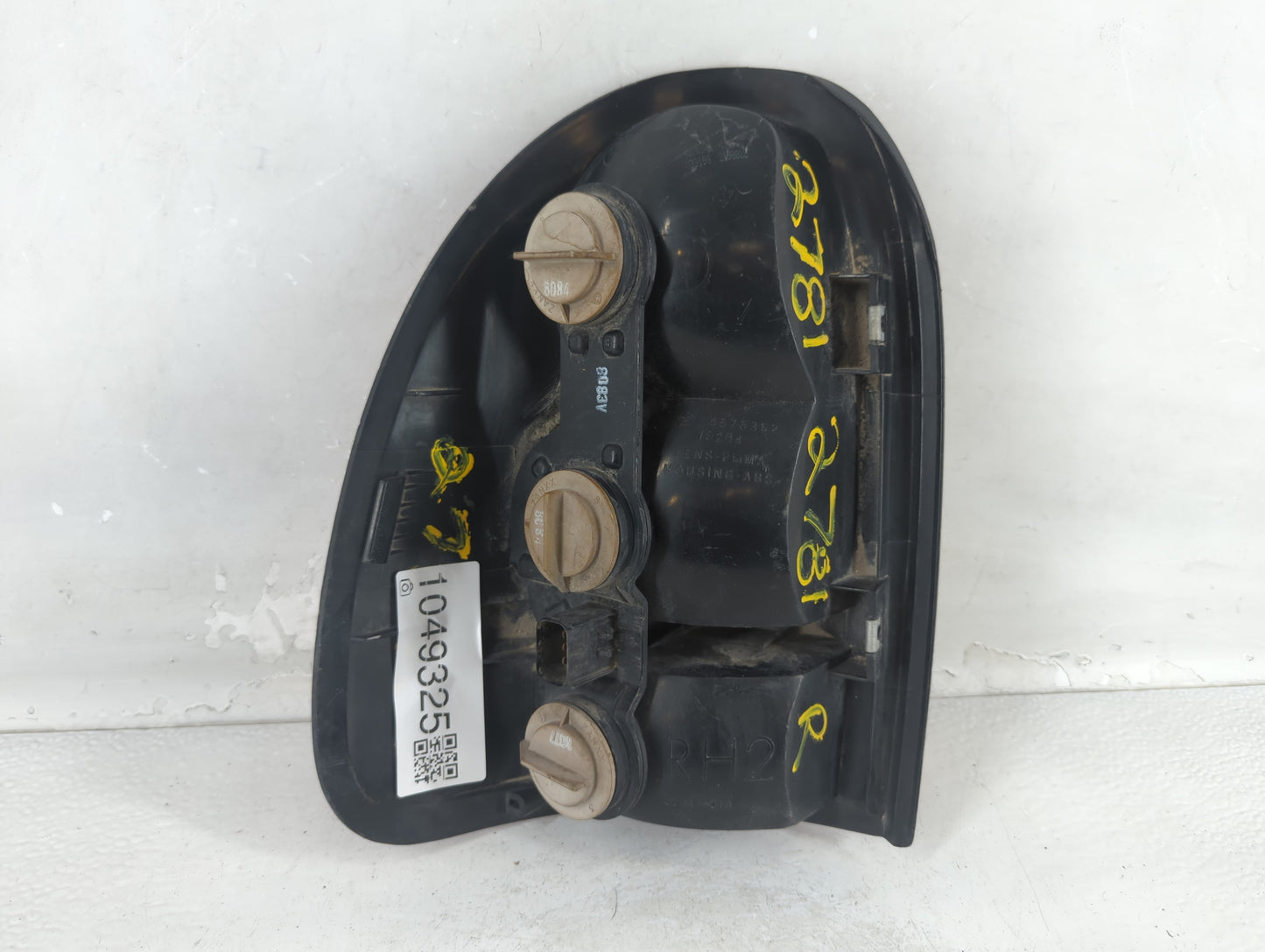 2000-2002 Dodge Neon Tail Light Assembly Passenger Right OEM P/N:4576362 Fits Fits 2000 2001 2002 OEM Used Auto Parts - Oemu