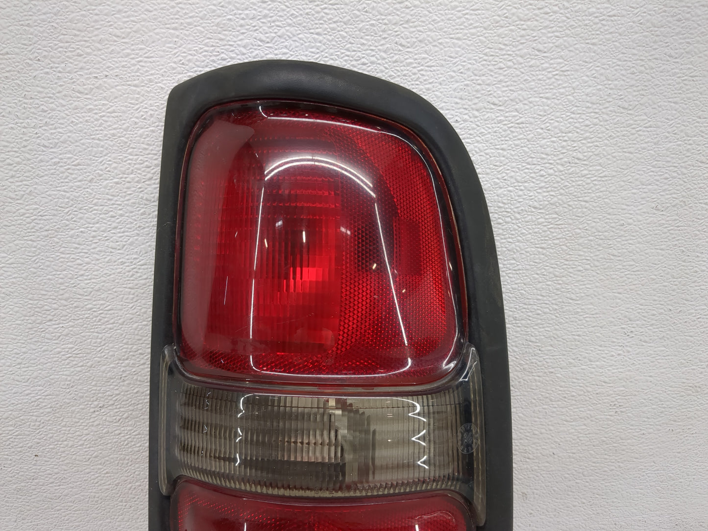 1994-2001 Dodge Ram 1500 Tail Light Assembly Passenger Right OEM P/N:55055220 752-4000 Fits OEM Used Auto Parts - Oemusedaut