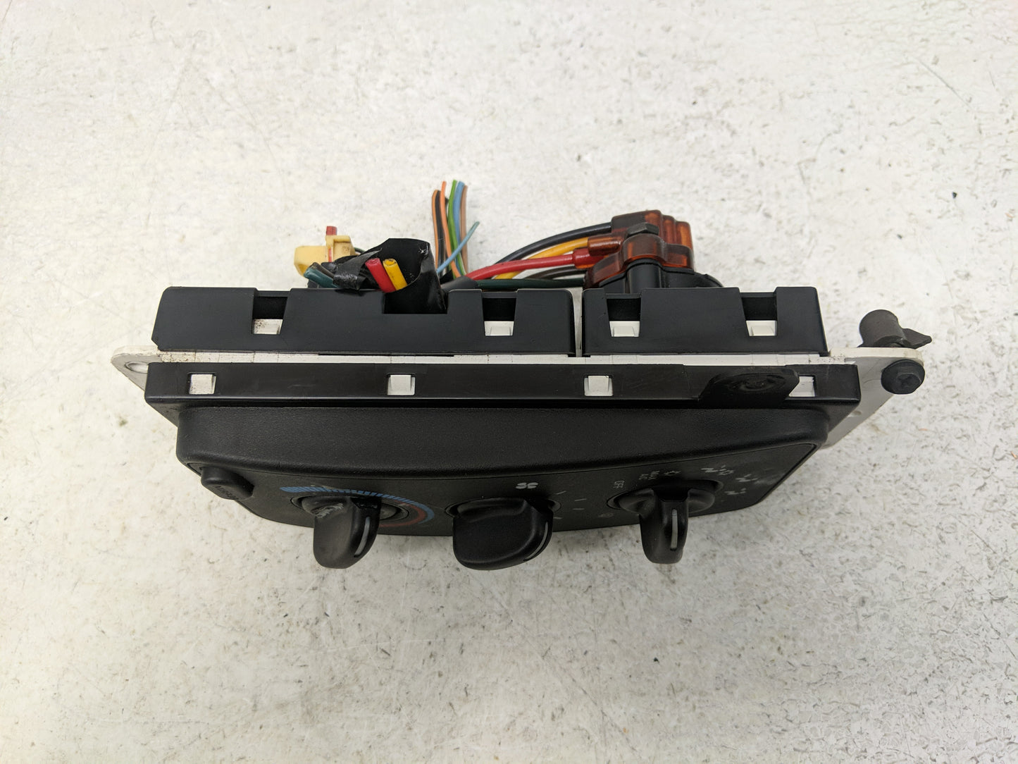 2000-2001 Dodge Ram 1500 Climate Control Module Temperature AC/Heater Replacement P/N:55056702AD Fits Fits 2000 2001 2002 OE