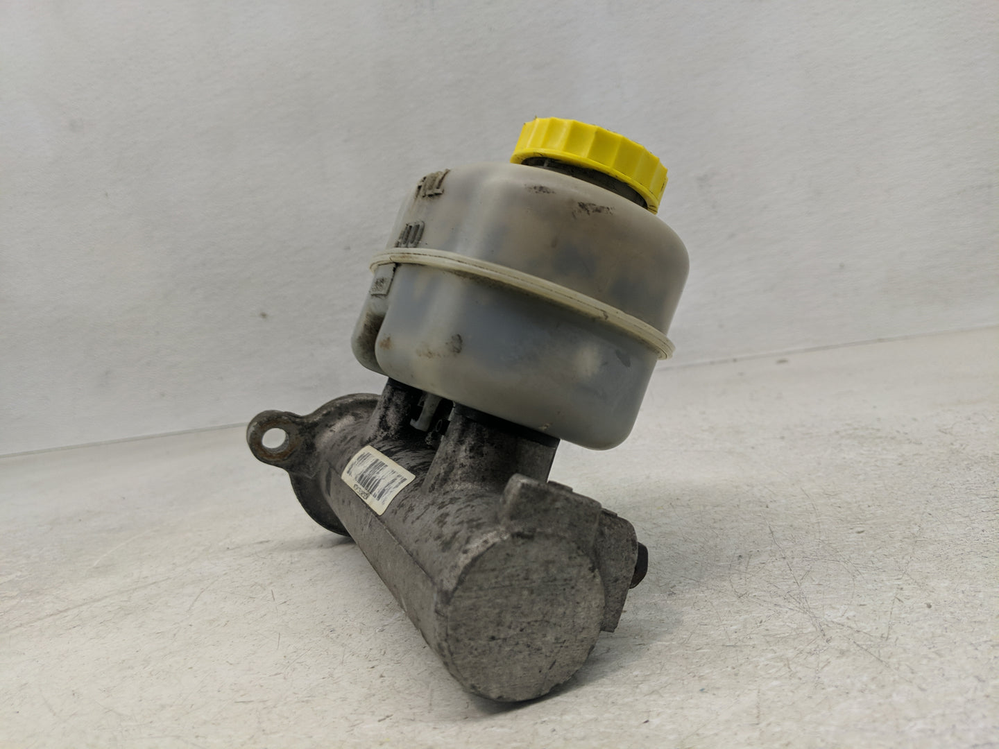 1998-2001 Dodge Ram 1500 Brake Master Cylinder - Oemusedautoparts1.com