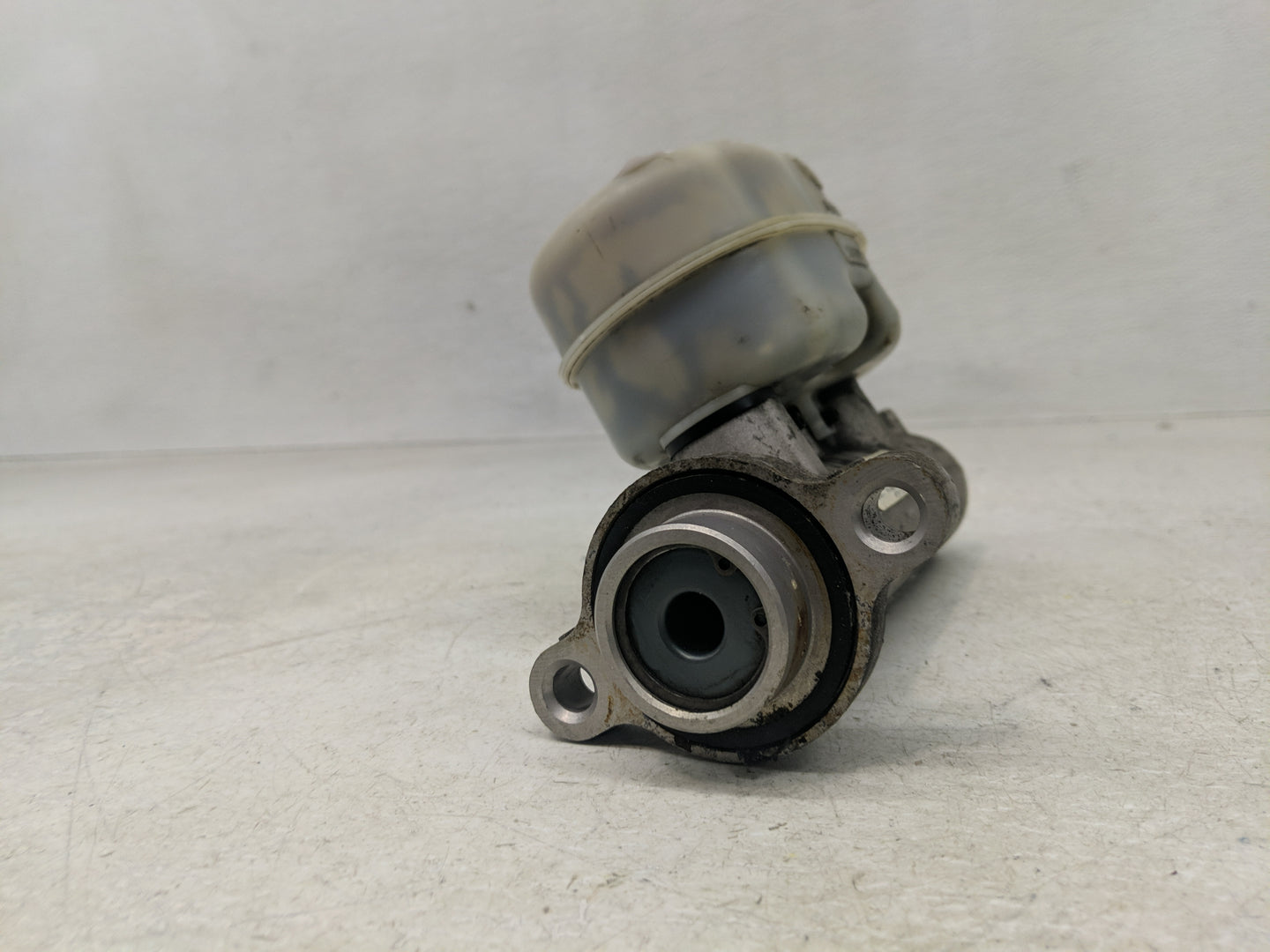 1998-2001 Dodge Ram 1500 Brake Master Cylinder - Oemusedautoparts1.com