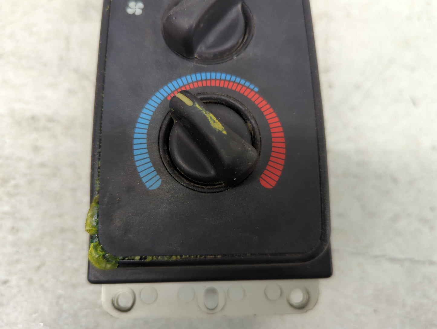 2000-2001 Dodge Ram 1500 Climate Control Module Temperature AC/Heater Replacement P/N:55056700AD Fits Fits 2000 2001 2002 OE
