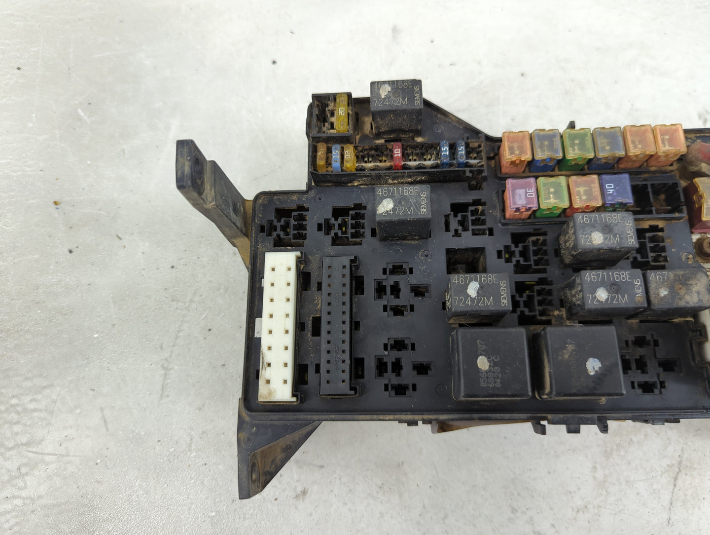 2000-2001 Dodge Ram 1500 Fusebox Fuse Box Panel Relay Module Fits Fits 2000 2001 OEM Used Auto Parts - Oemusedautoparts1.com