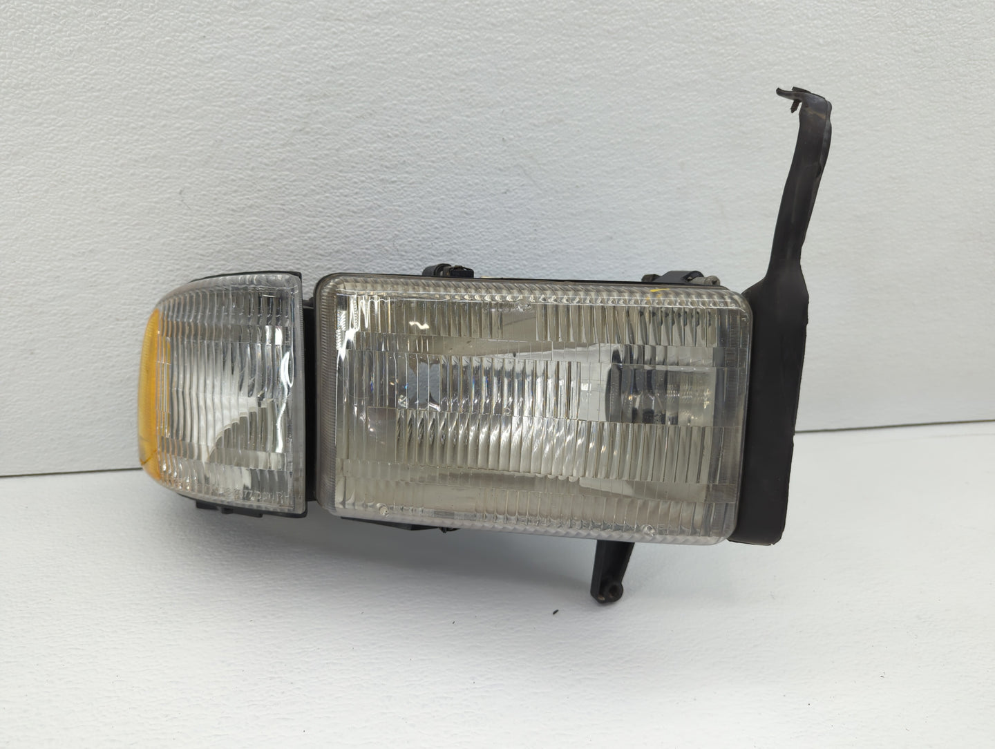 1994-2001 Dodge Ram 1500 Passenger Right Oem Head Light Headlight Lamp - Oemusedautoparts1.com