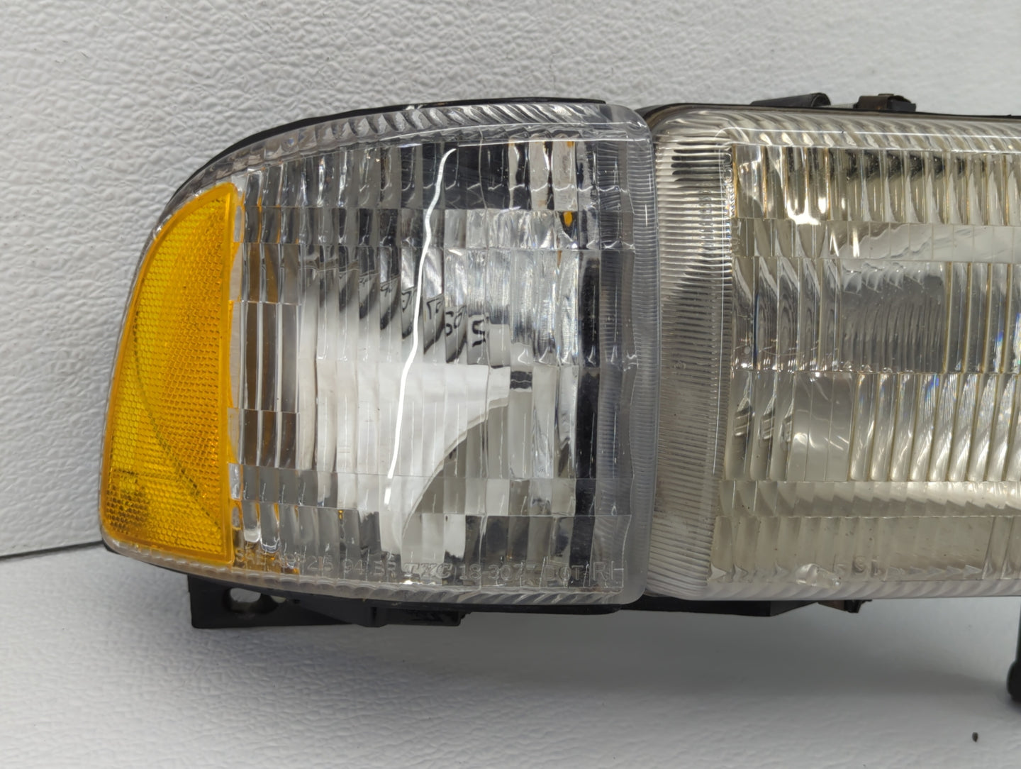 1994-2001 Dodge Ram 1500 Passenger Right Oem Head Light Headlight Lamp - Oemusedautoparts1.com