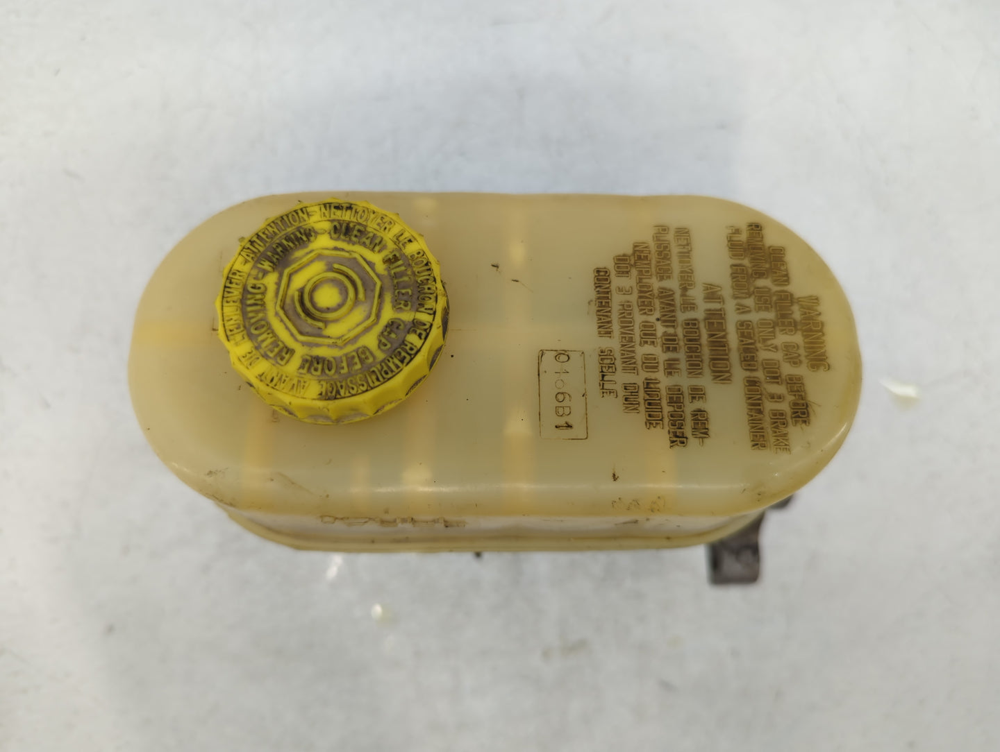 1998-2001 Dodge Ram 1500 Brake Master Cylinder Cream - Oemusedautoparts1.com