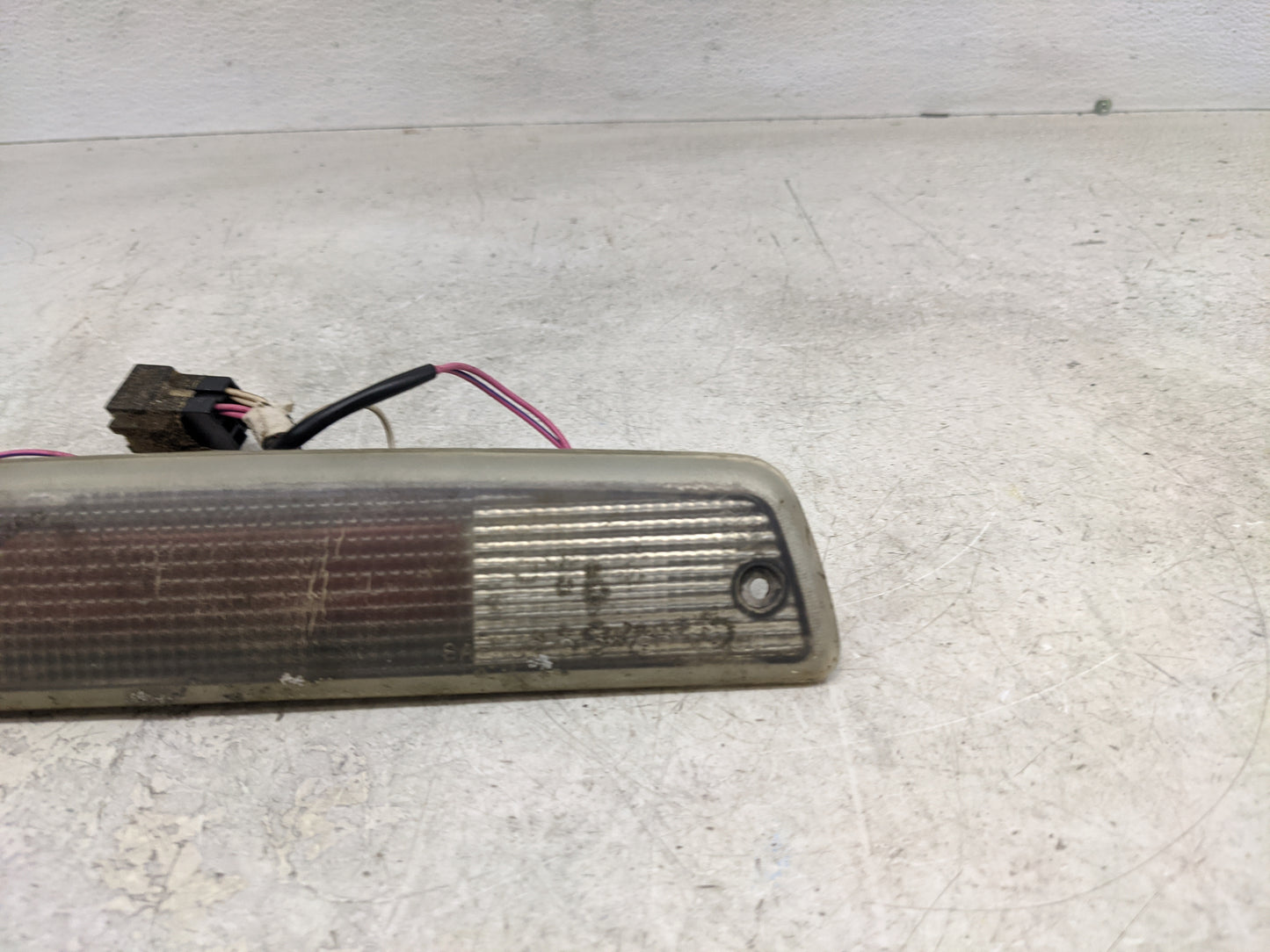 1994-2001 Dodge Ram 1500 Rear Center Lid Brake Light Tail Light Fits Fits 1994 1995 1996 1997 1998 1999 2000 2001 2002 OEM U
