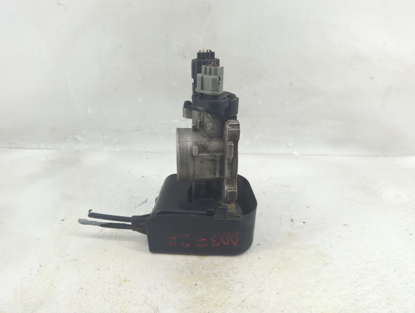 2001-2002 Dodge Stratus Throttle Body P/N:04591550AB Fits Fits 2001 2002 OEM Used Auto Parts - Oemusedautoparts1.com