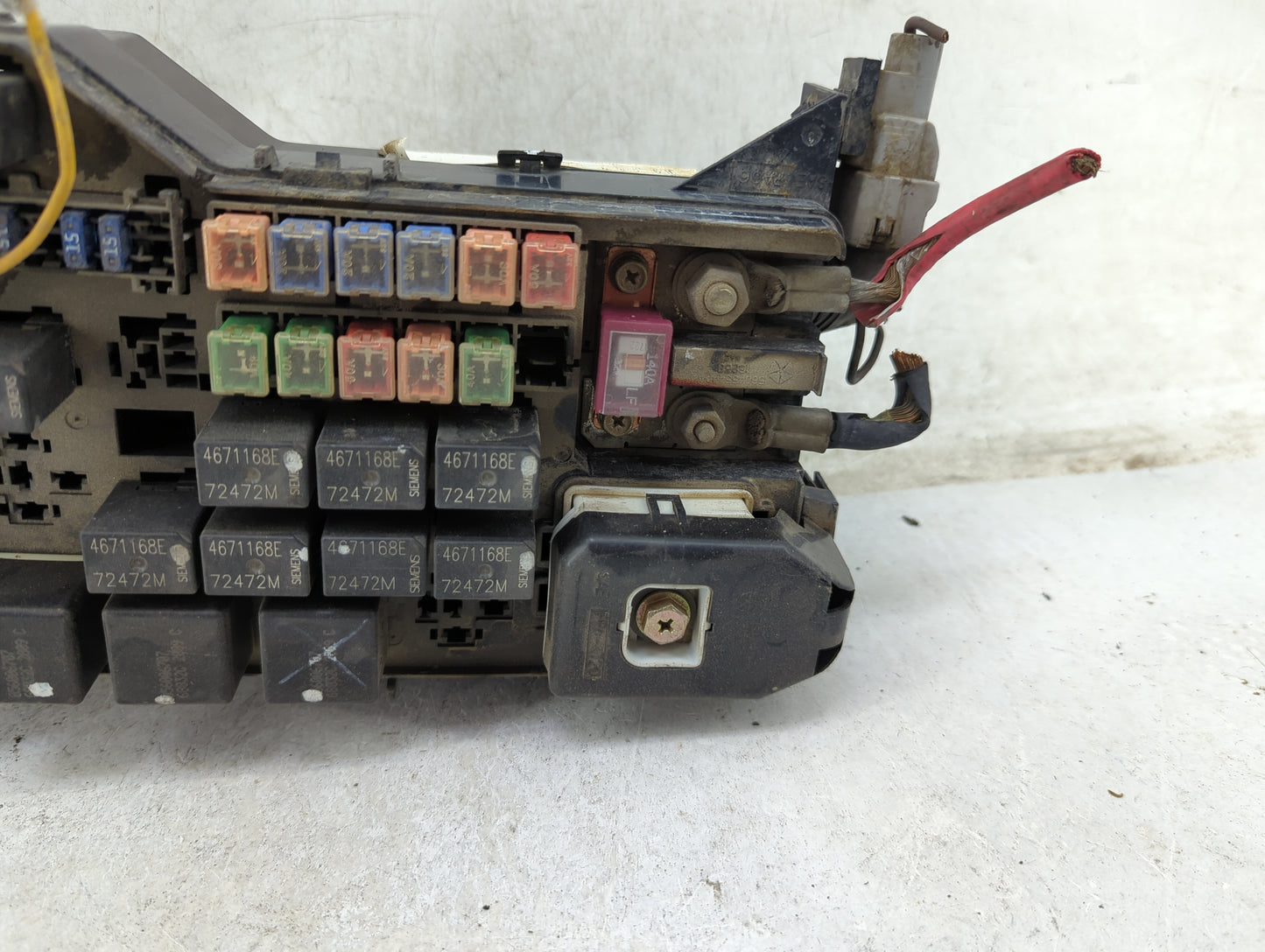 2000-2001 Dodge Ram 1500 Fusebox Fuse Box Panel Relay Module P/N:56021167 4671168E Fits Fits 2000 2001 OEM Used Auto Parts -