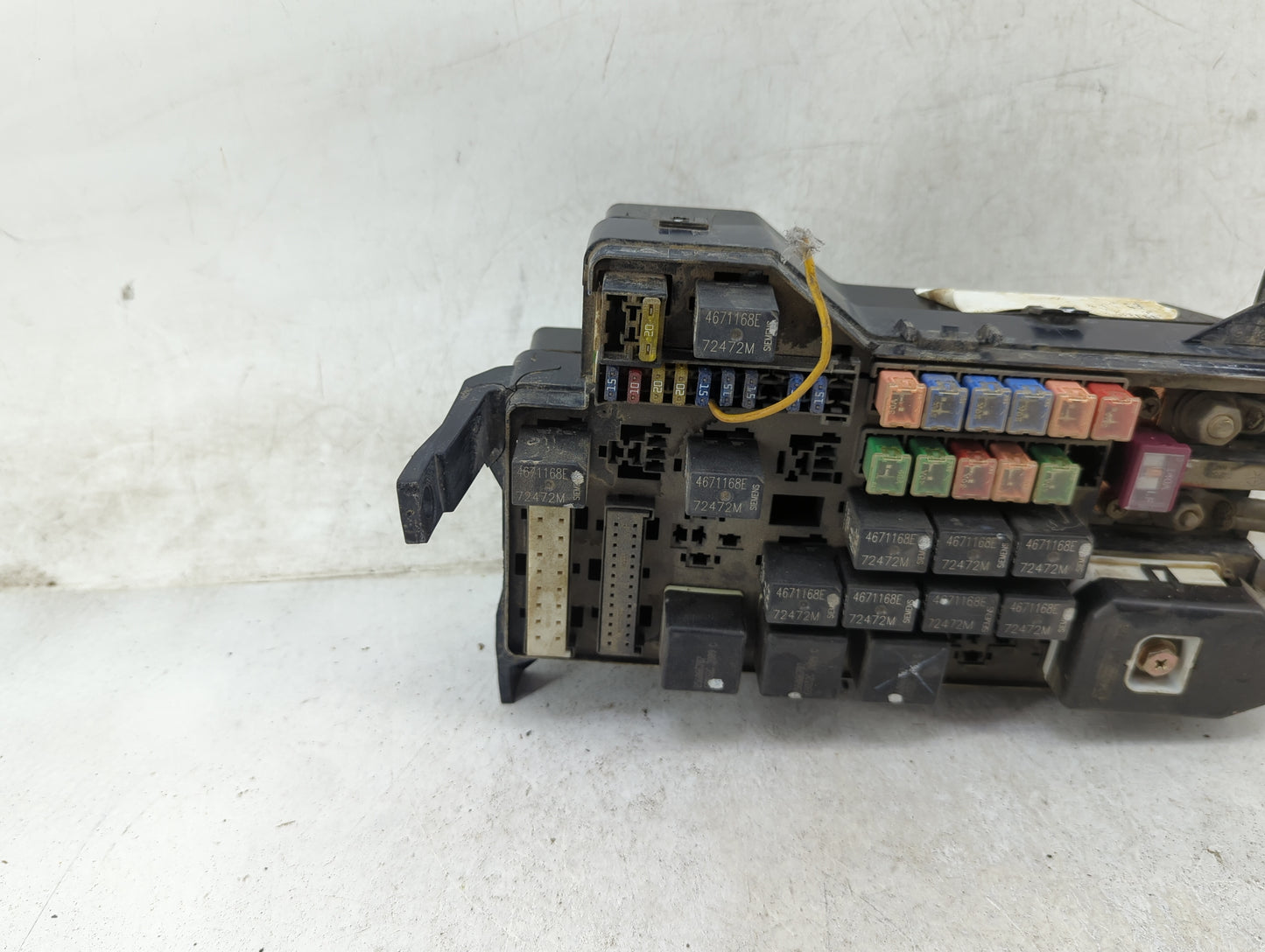 2000-2001 Dodge Ram 1500 Fusebox Fuse Box Panel Relay Module P/N:56021167 4671168E Fits Fits 2000 2001 OEM Used Auto Parts -