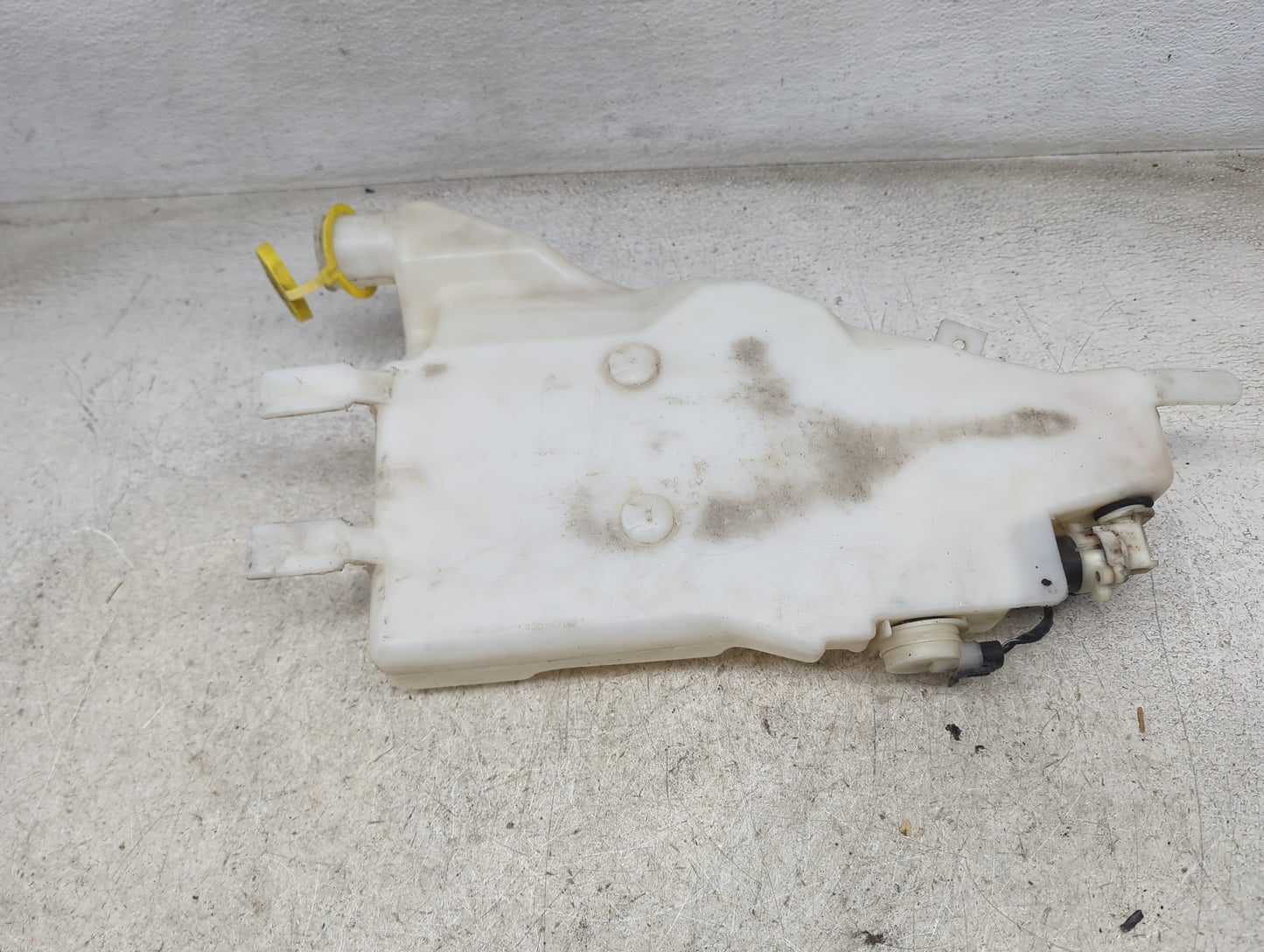 2000-2002 Dodge Ram 1500 Windshield Washer Fluid Reservoir Bottle Oem 1498750 - Oemusedautoparts1.com
