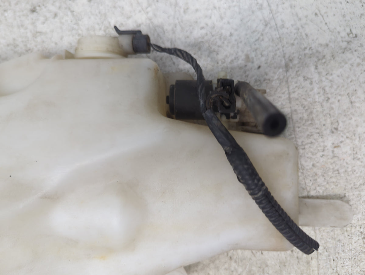 2000-2002 Dodge Ram 1500 Windshield Washer Fluid Reservoir Bottle Oem 1498750 - Oemusedautoparts1.com