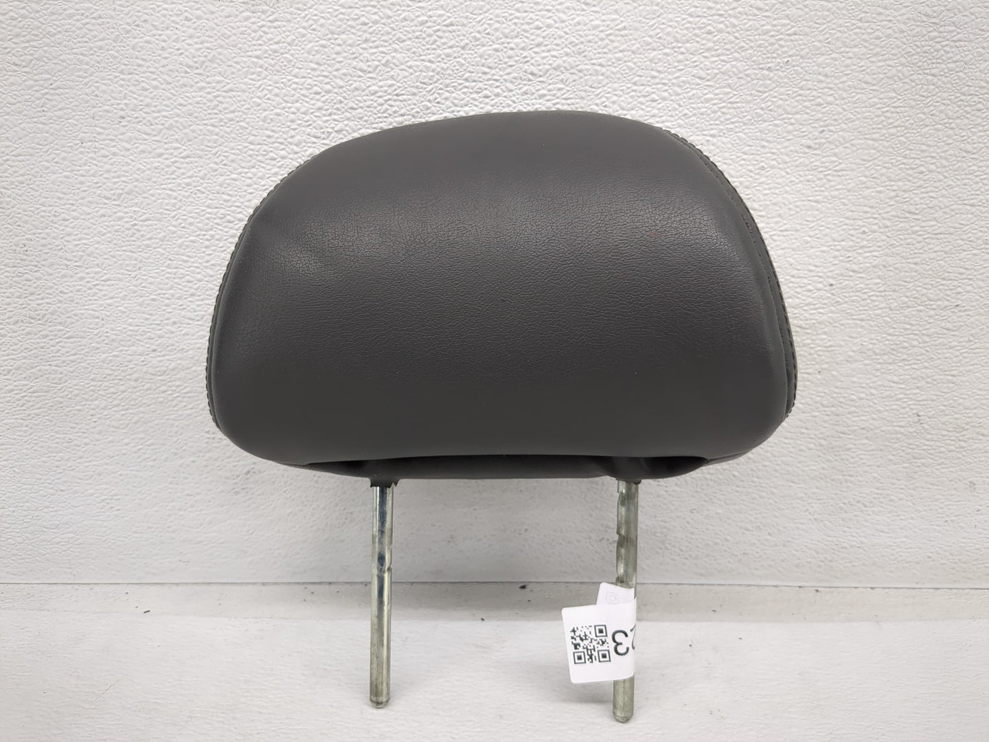 2001-2004 Ford Escape Headrest Head Rest Rear Seat Fits Fits 2001 2002 2003 2004 OEM Used Auto Parts - Oemusedautoparts1.com