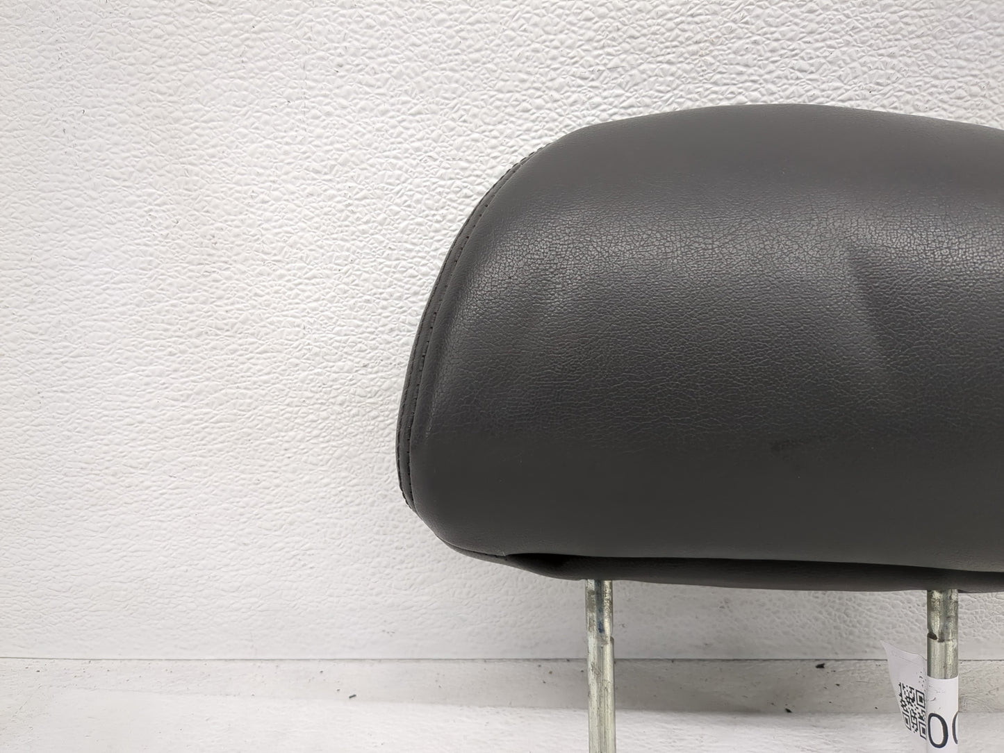 2001-2004 Ford Escape Headrest Head Rest Front Driver Passenger Seat Fits Fits 2001 2002 2003 2004 OEM Used Auto Parts - Oem