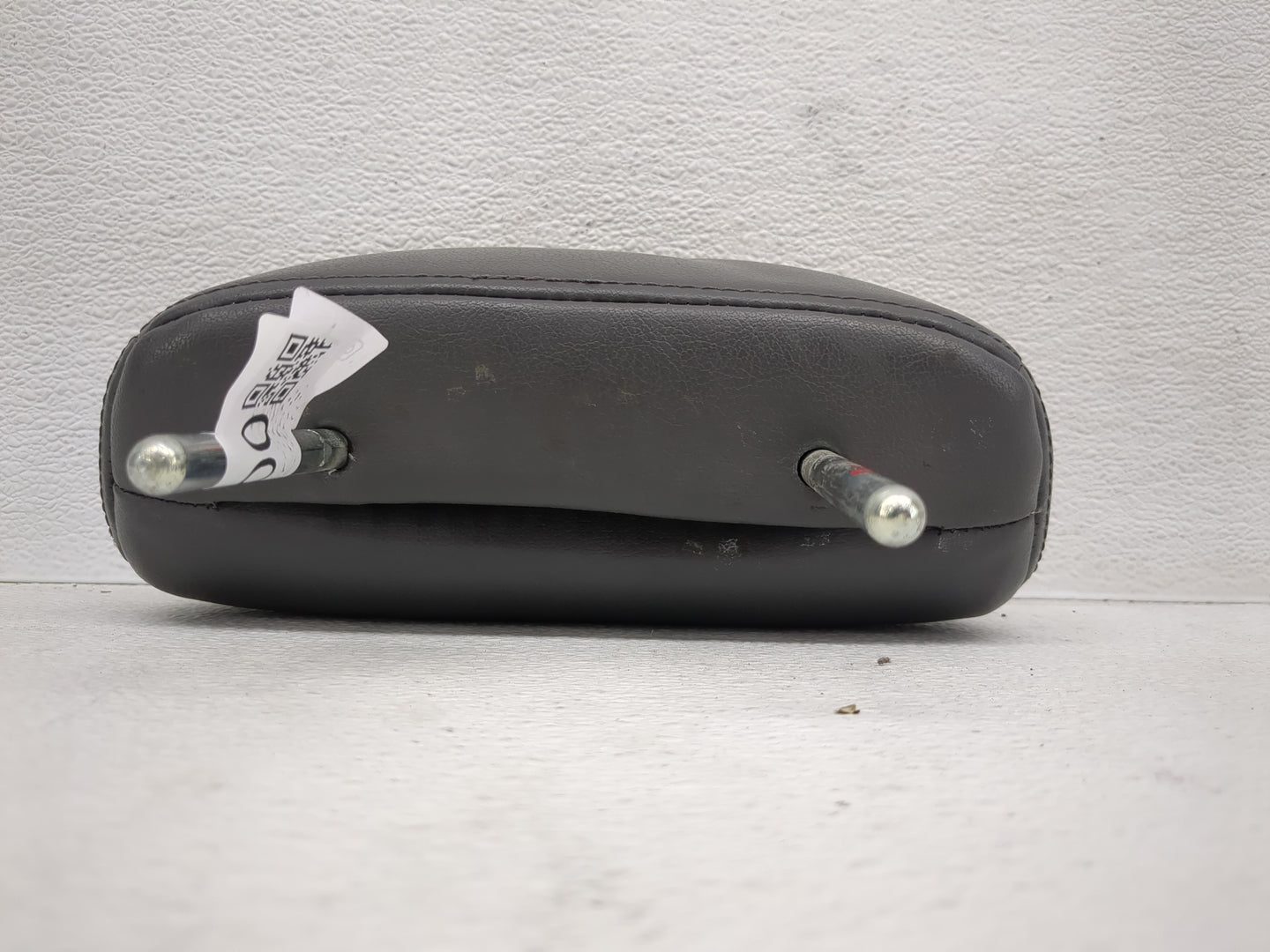 2001-2004 Ford Escape Headrest Head Rest Front Driver Passenger Seat Fits Fits 2001 2002 2003 2004 OEM Used Auto Parts - Oem