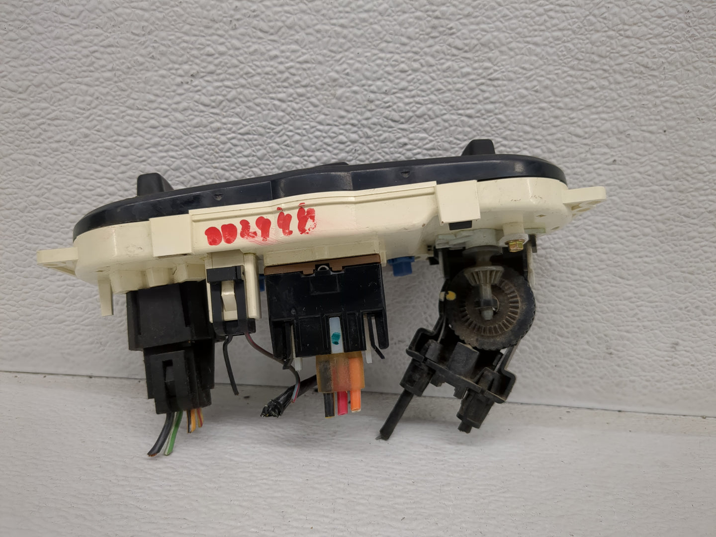 2001-2004 Ford Escape Climate Control Module Temperature AC/Heater Replacement Fits Fits 2001 2002 2003 2004 OEM Used Auto P